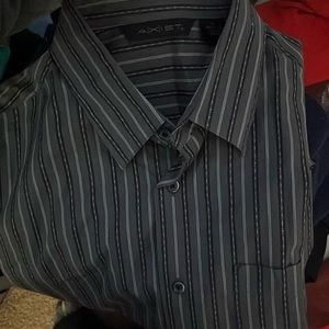 *NWOT* Men’s AXIST short sleeve button up shirt , GRAY STRIPED,size MEDIUM